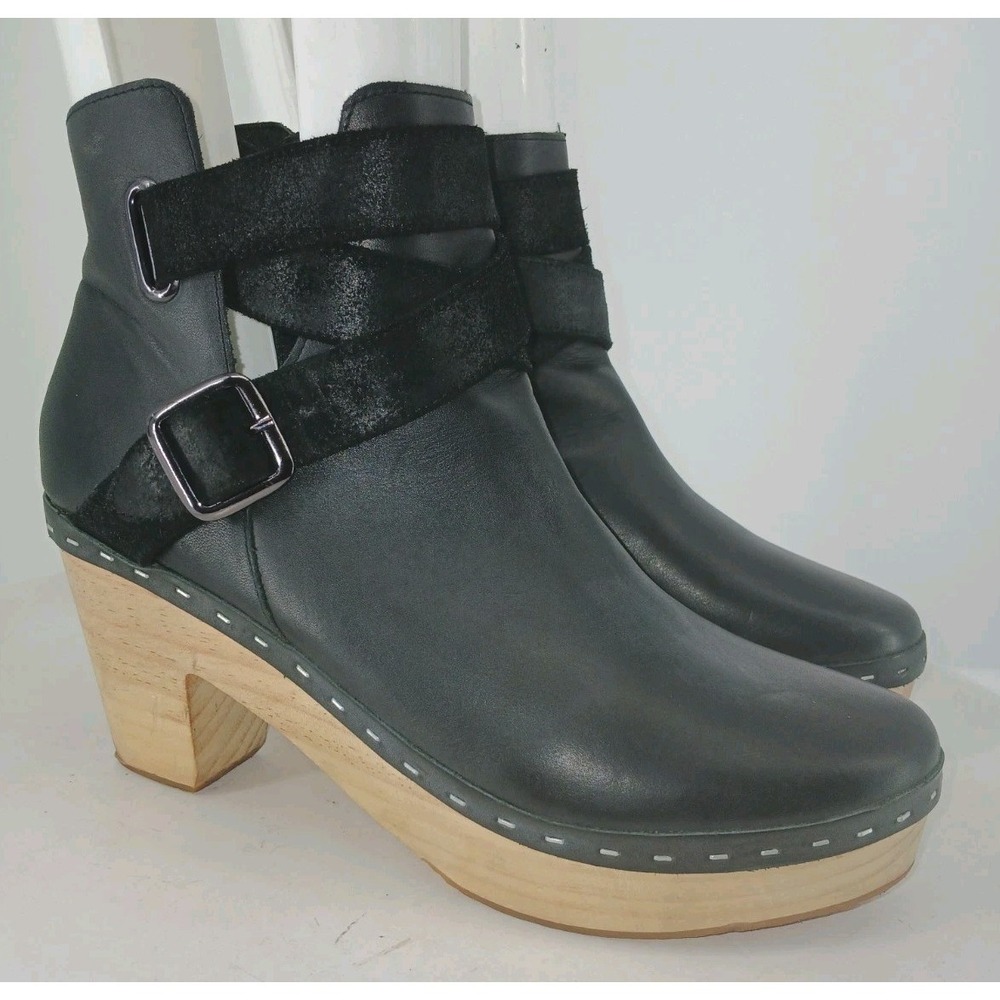 FREE PEOPLE Bungalow Clog Leather Wood Wooden Heel Booties Black Sz 41/10 DB3